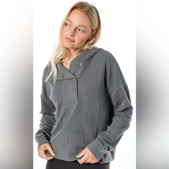 Vuori Tops - Vuori Charcoal bayside thermal Women's Hoodie